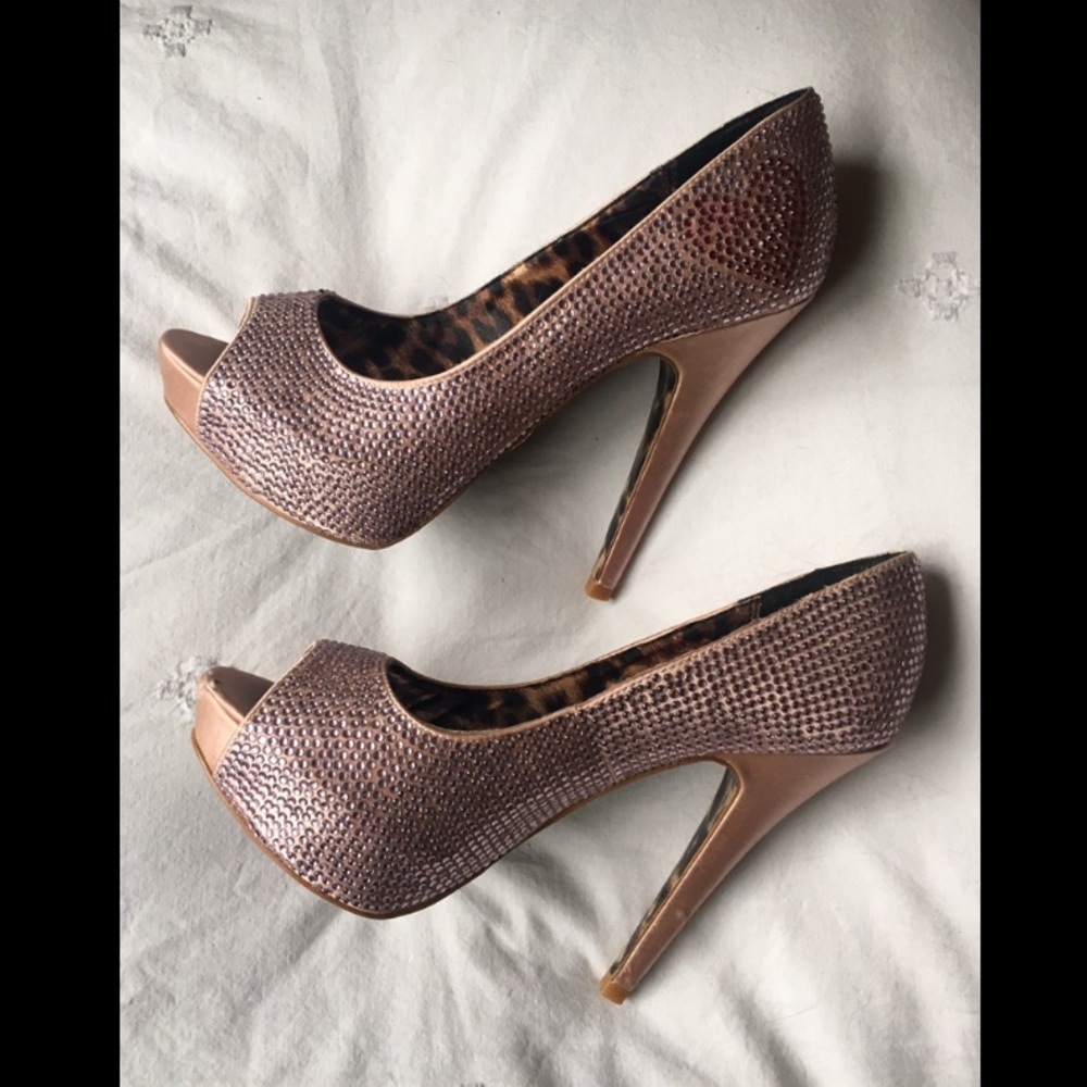 Betsey Johnson GLITZEEE Rhinestone Pumps